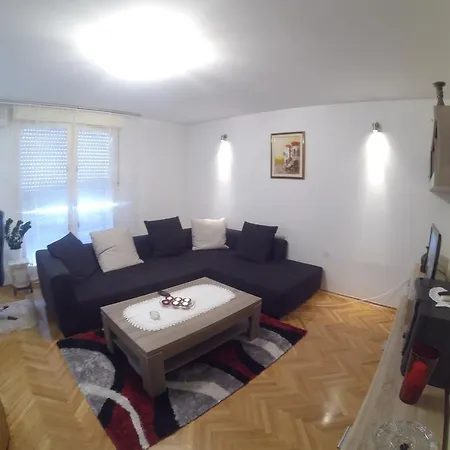 In Centre For 7 Apartmán