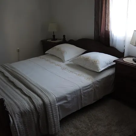 Apartment In Centre For 7 *