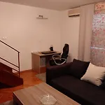 شقة In Centre For 7 سبليت