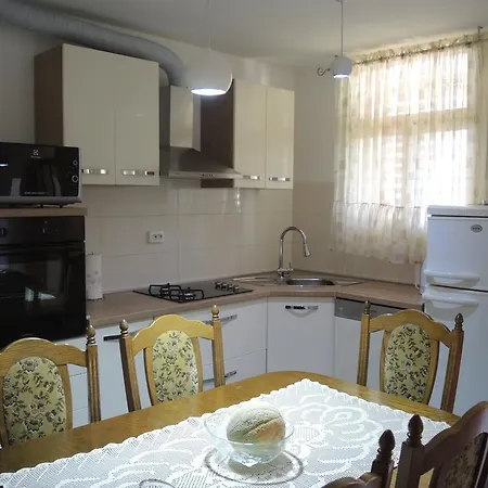 In Centre For 7 ספליט